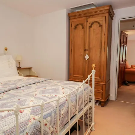 Parnam Apartment Windermere